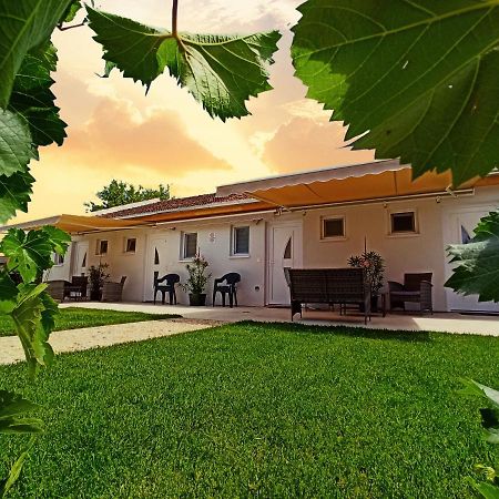 Grafit Apartmanok Hajdúnánás Екстериор снимка